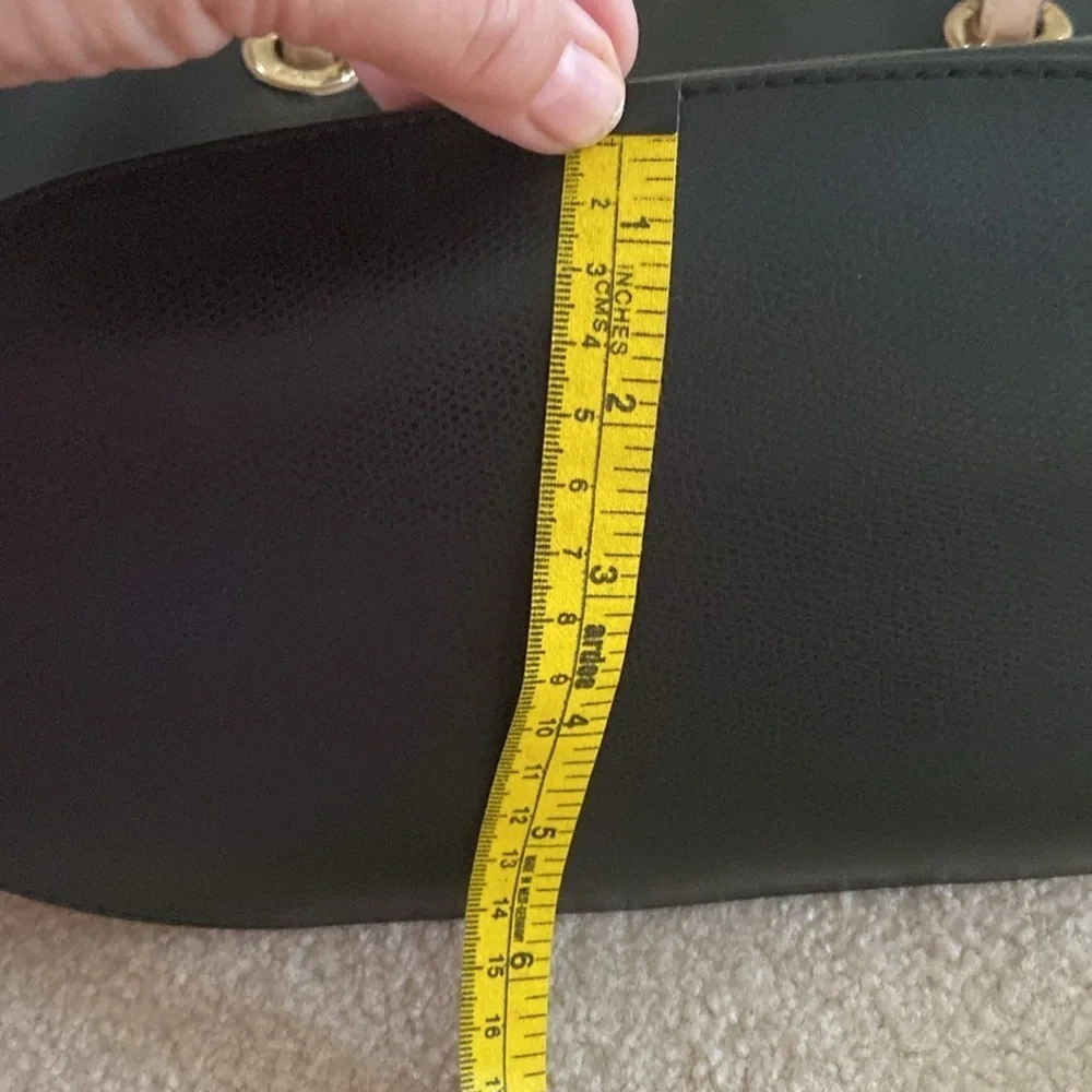 Michael Kors  Jet Set Medium Black Tote Bag , Gold hardware, MK logo, signature